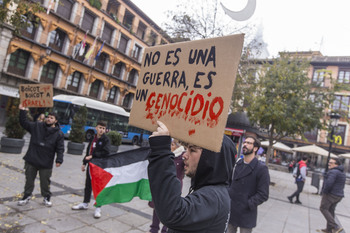 Una concentración en favor de Palestina reúne a 40 jóvenes