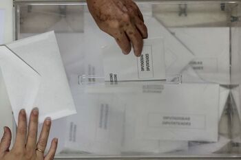 El PSOE lleva al TC la negativa de revisar los votos nulos