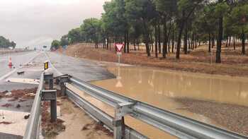 Corte total de la A-42 en Olías por las lluvias