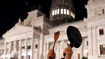 Segunda noche consecutiva de protestas contra Milei