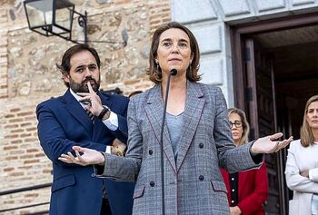 Cuca Gamarra y Juanma Moreno, en la campaña del PP en Talavera