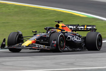 Verstappen se lleva la 'pole' bajo el negro cielo de Interlagos