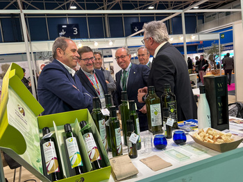 Globalcaja apoya la feria internacional de aceite oliva WOOE