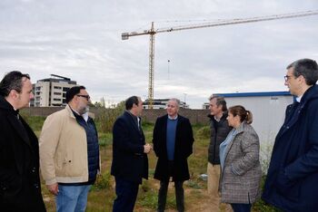 El PSOE se interesa por la futura residencia de mayores