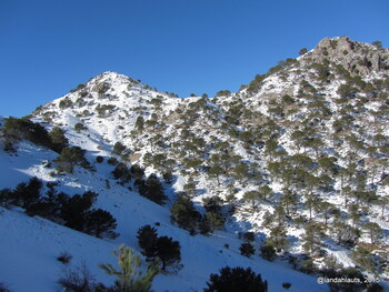 Rescatan a una toledana atrapada en Sierra Nevada