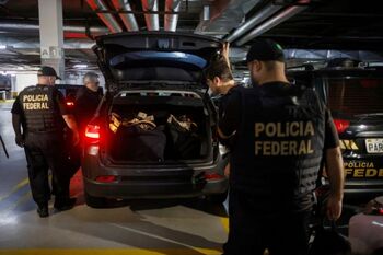 La Policía de Brasil registra la casa de Bolsonaro