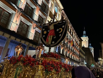 El Santo Entierro que ilumina Toledo