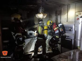 Once personas evacuadas por un incendio en un piso en Talavera