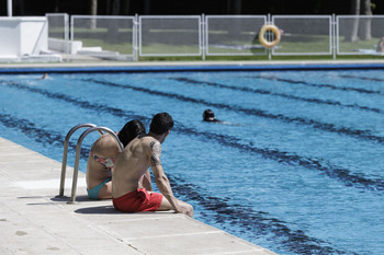 Las piscinas tendrán un horario más amplio este verano
