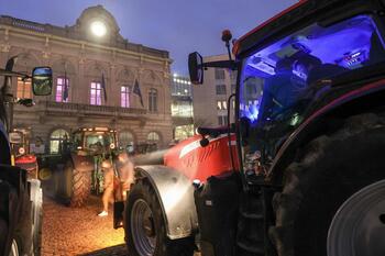 Un millar de tractores bloquean Bruselas