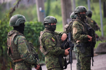 Ecuador admite que necesita personal militar extranjero